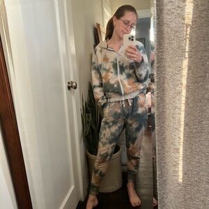 Amazon Essential Tie-Dye Sweat Suit Set